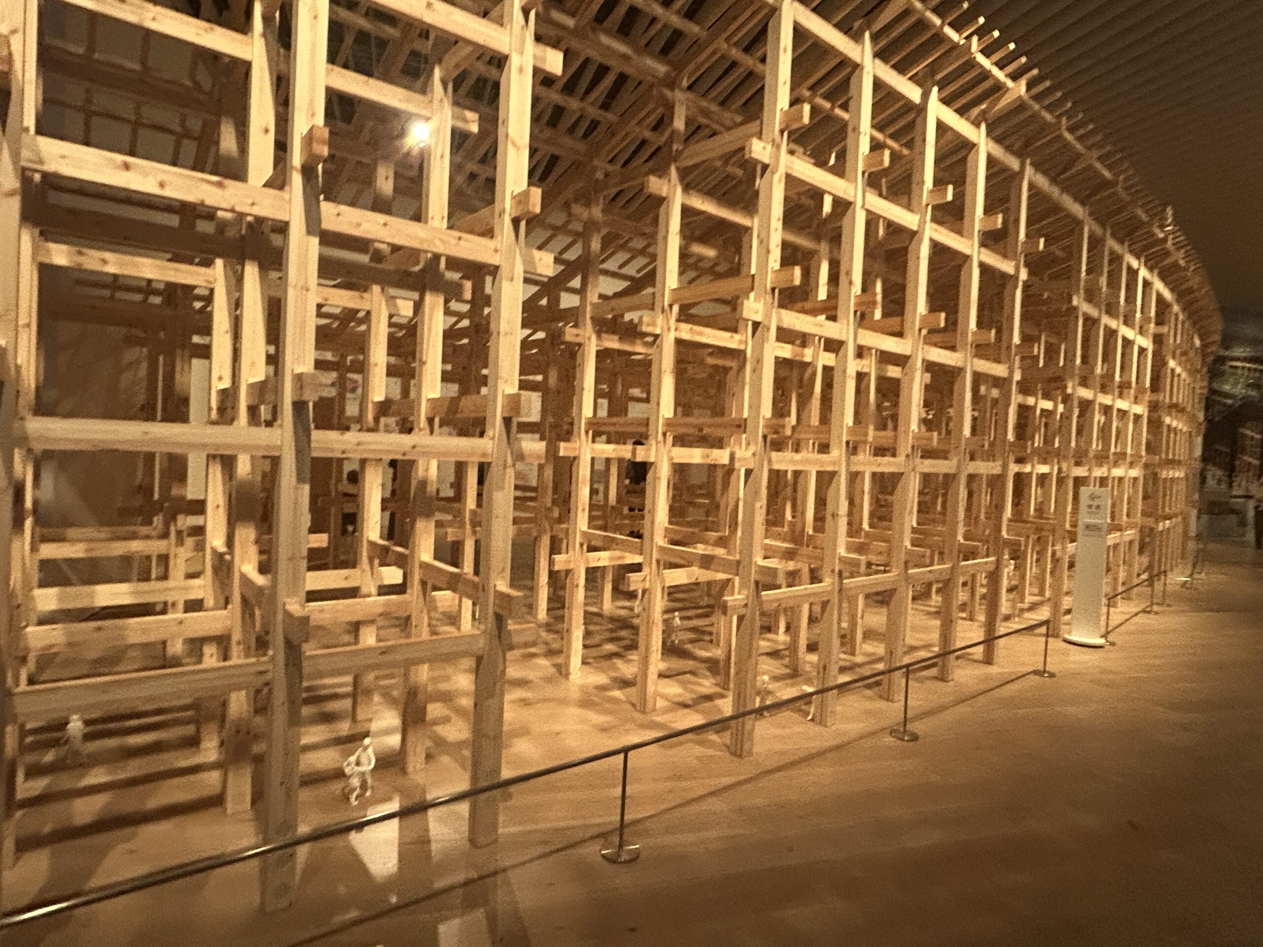 心の距離を自在に操る森のような建築・形の発明から社会のデザインへ